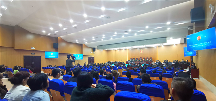 我市公开开庭审理黄某民等22人涉黑社会性质犯罪一案 (4).jpg