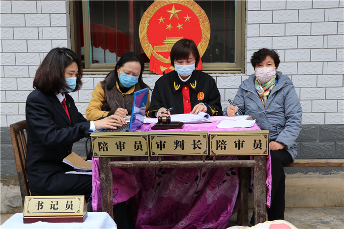 “搬”到家门口的刑事审判庭 (2).jpg