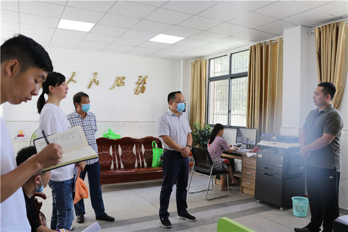 走村入户倡导文明  街头巷尾宣传创建 (5).jpg