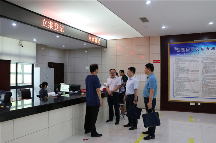 黄石中院党组成员陈恒敏调研大冶法院“两个一站式”建设工作 (2).jpg