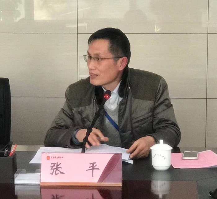 12月30日，黄石中院党组书记、院长王功荣在大冶法院召开座谈会，征求代表委员对法院工作的意见建议。全国人大代表王能干，湖北省人大代表王有文，黄石市人大代表江龙平、乔永红、胡卫东、王洪兵、刘菲、吴清华、黄石政协委员张平、朱幼芳等出席会议。 (3).jpg