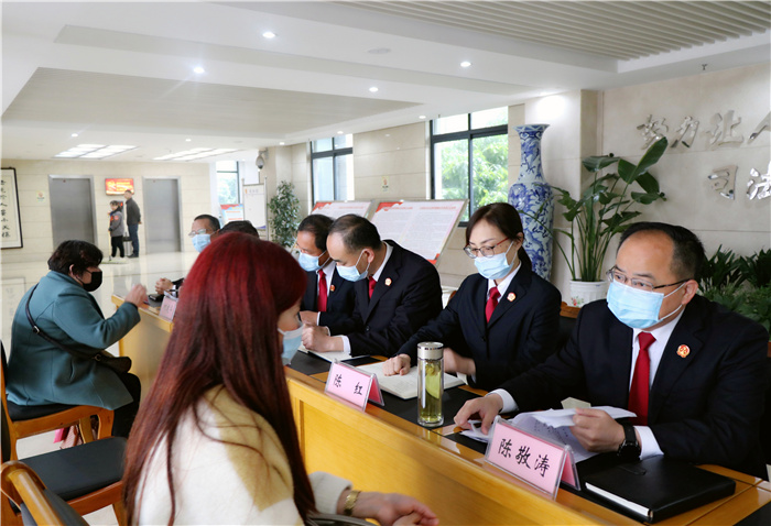大冶法院开展“一把手”开门大接访活动 (5).jpg