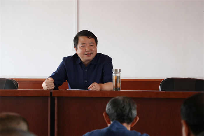大冶法院审委会专委黄开文赴金牛镇西畈村讲党史 (2).jpg