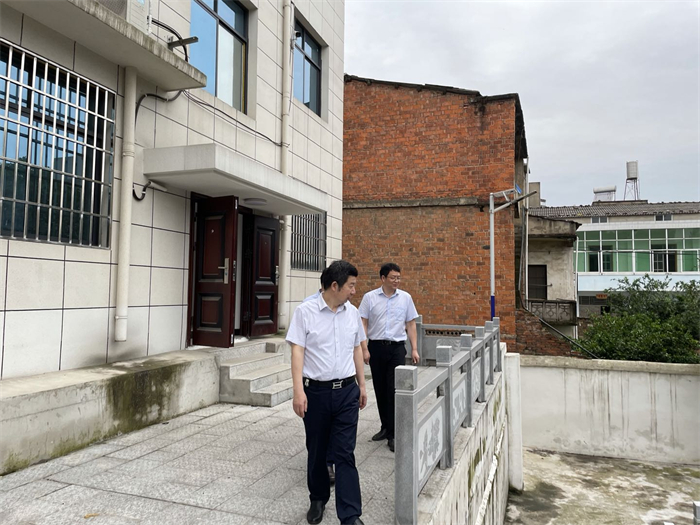 黄石中院院长王功荣一行赴茗山乡开展巡河、调研工作 (3).jpg