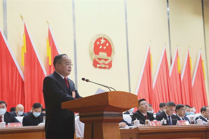 两会.jpg