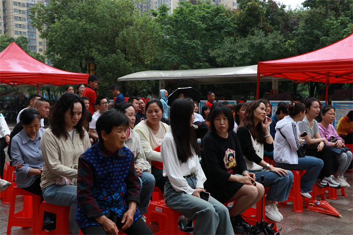 ac82f8d9486de25a5a4c0792f4815ff.jpg